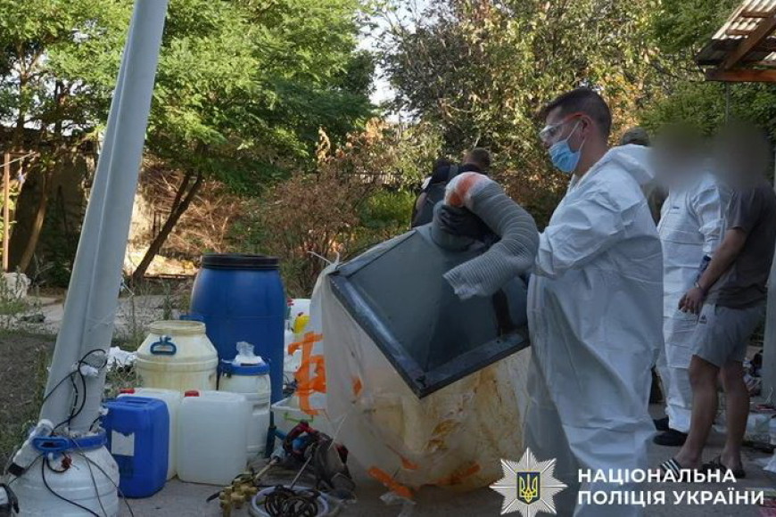 "Во все тяжкие" по-украински: наркокартель из Одессы отправлял психотропы в Молдову