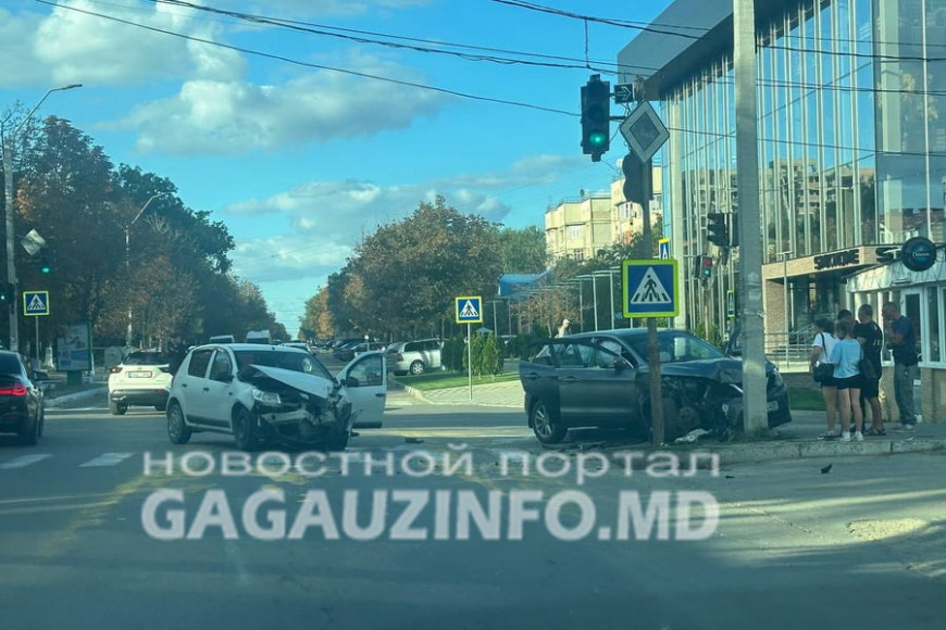 В Комрате два авто не поделили дорогу
