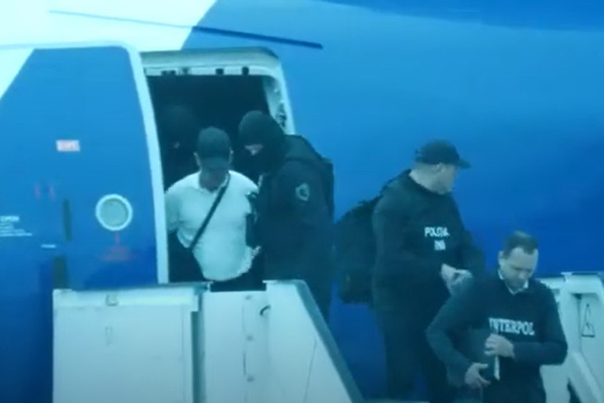 Плахотнюка доставили в Молдову – что с ним будет дальше; Адвокат задержан