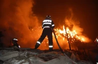 Хозяина хотели запугать? В пожаре в Бессарабском районе сгорели запасы кормов для скота