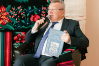 "От сказки к сказке". Новое издание для детей представил Тодур Занет