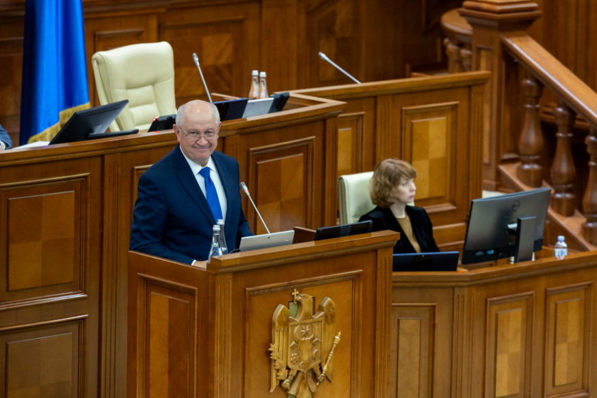 Нового премьера Молдовы "радует", что в Румынии ситуация хуже