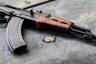 Лежал в луже крови. Бывшего чиновника в Гагаузии нашли с огнестрельной раной от автомата Калашникова