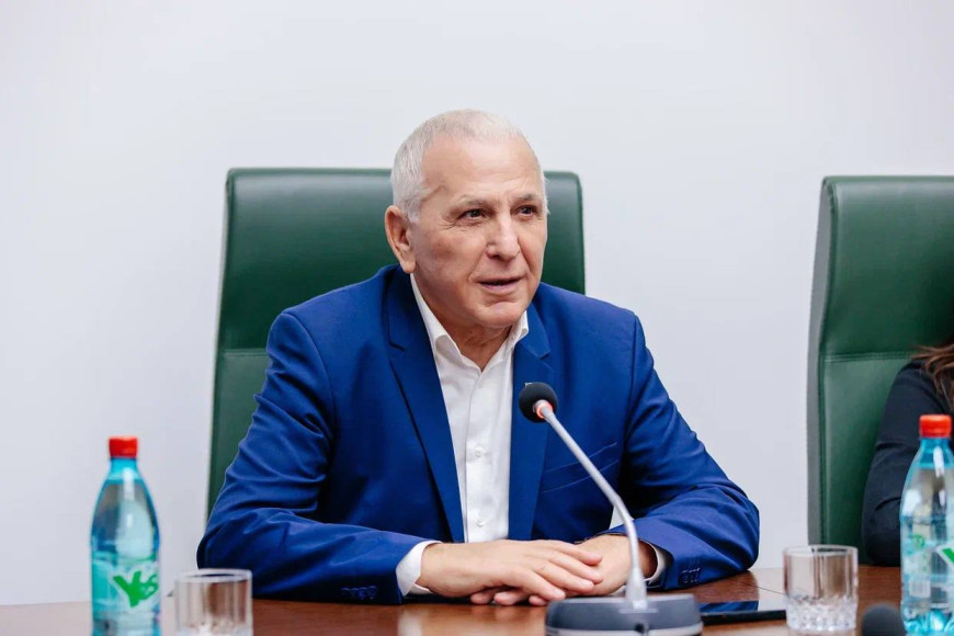 "Никакого давления не было". Дмитрий Константинов покидает пост спикера НСГ