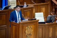 6000 лей за 8 дней работы. Один из депутатов парламента раскрыл свою зарплату