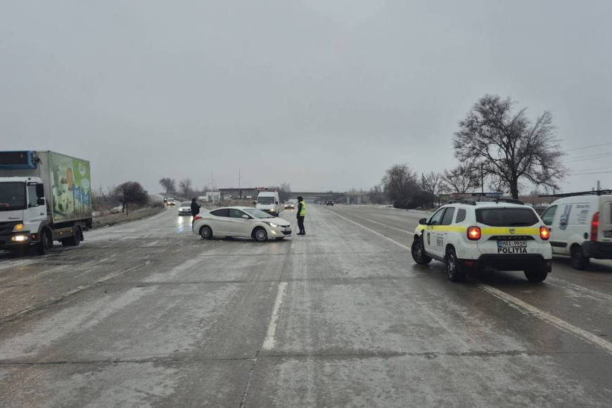 В Молдове заблокированы около десятка дорог и трасс нацзначения