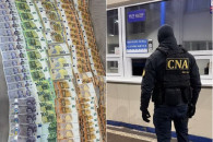 Таможня на взятках: задержаны семь сотрудников постов Леушены и Кагул