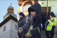 В молдавском селе полиция не пускает сельчан в церковь