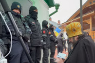 "Не устраивайте провокаций". В полиции прокомментировали недопуск верующих в церковь села Деренеу