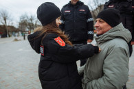 В Комрате юный карабинер раздала мэрцишоры