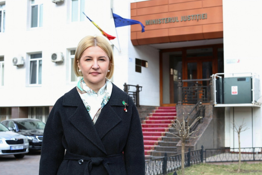 "Диалог решит спорные вопросы". Ирина Влах призвала Минюст отозвать запрос из КС