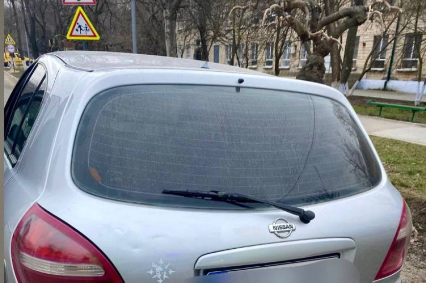 Под "кайфом" за рулем: водитель Nissan попался полиции в Чадыр-Лунге