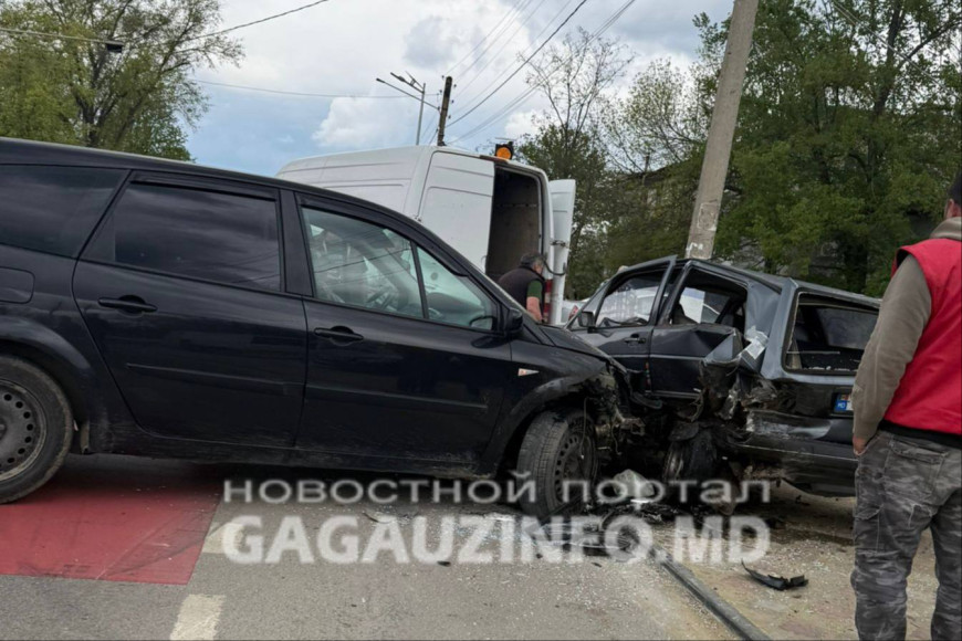 У "пешехода" в Светлом столкнулись две иномарки