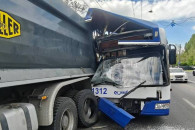 В Кишиневе троллейбус врезался в грузовик: пострадали дети