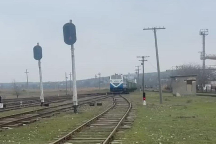 На севере Молдовы автомобиль столкнулся с поездом
