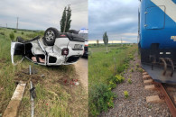 В Молдове грузовой поезд протаранил автомобиль на переезде