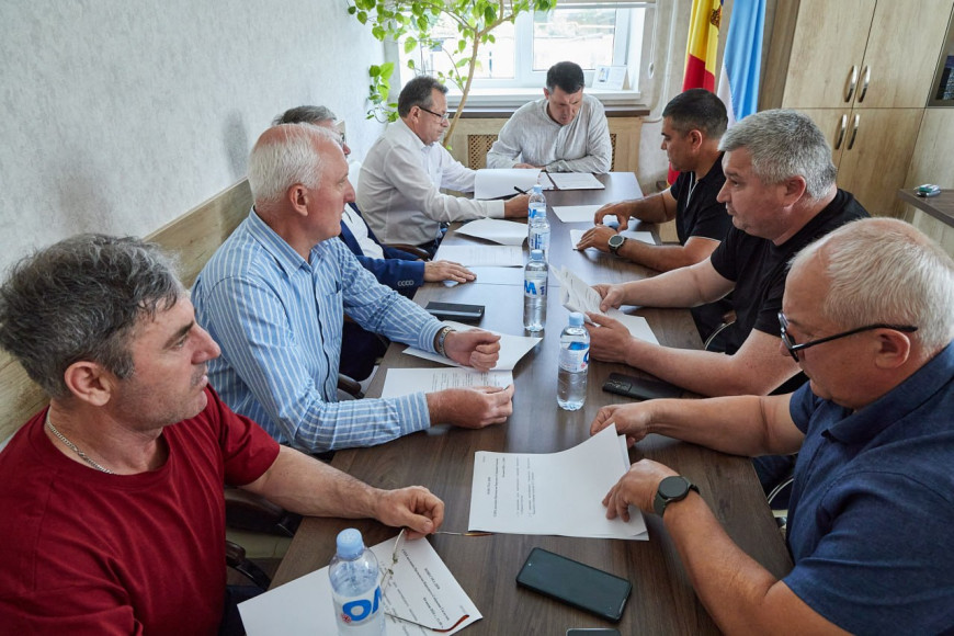 Депутаты НСГ собираются на внеочередное заседание - вопроса выборов в повестке нет