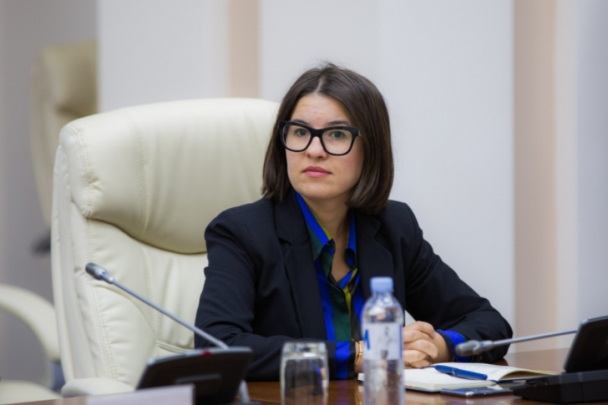 Роскошная зарплата в Молдове: двоюродная сестра Санду получала в MoldATSA более 6 тысяч евро в месяц