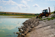 За 20 миллионов. На Тараклийском водохранилище укрепляют дамбу