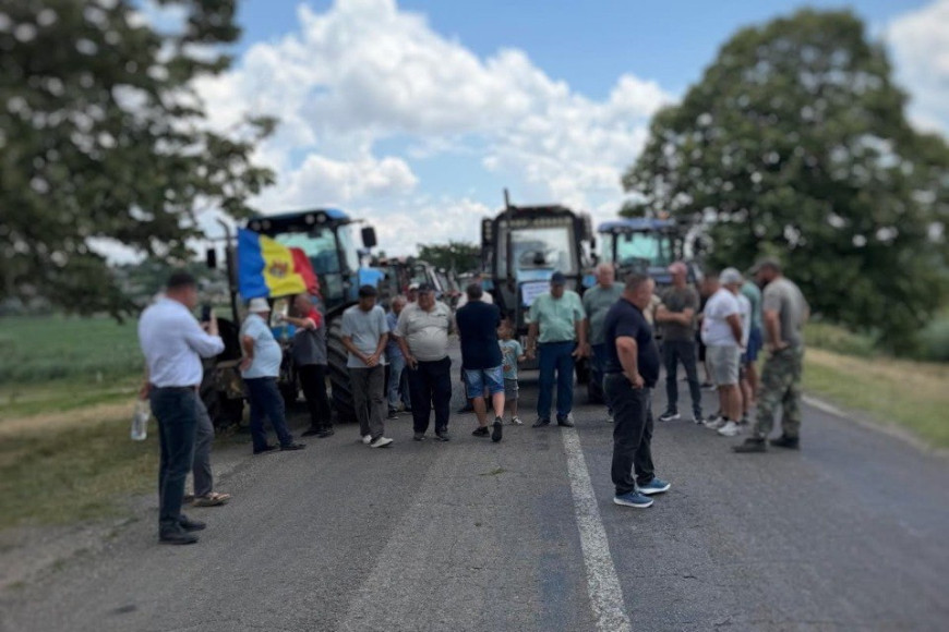 В Молдове протестующие фермеры заблокировали дорогу на таможню
