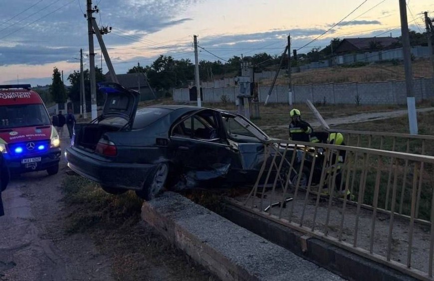 В Кагульском районе 18-летний юноша погиб в ДТП на BMW