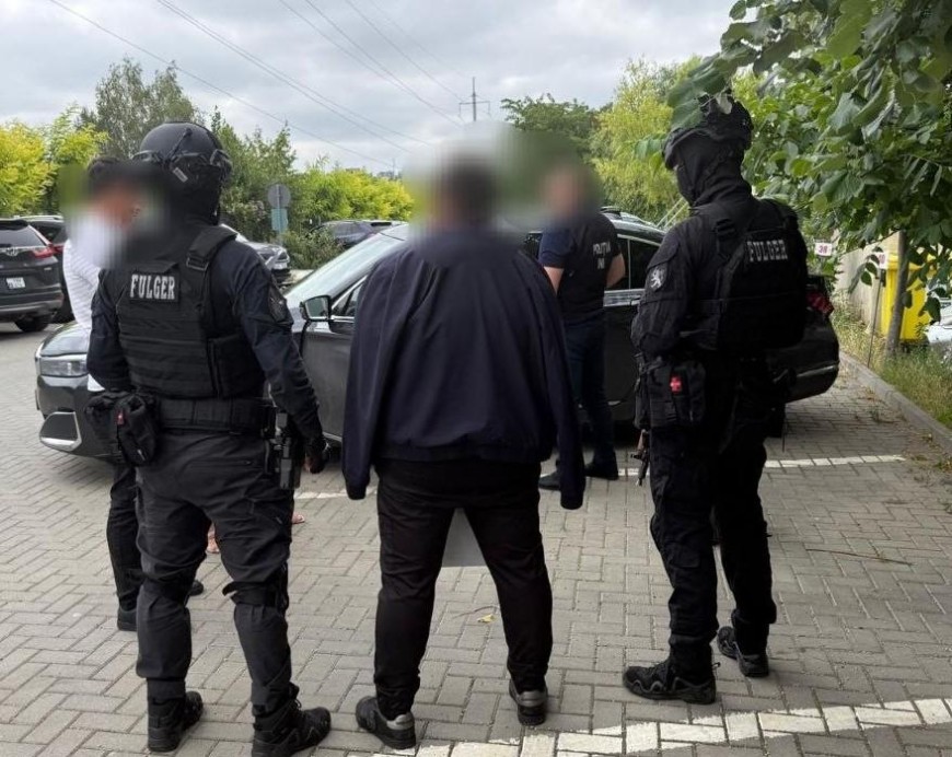 Обещал выгодные инвестиции в недвижимость: мужчина выманил у двух человек 155 тысяч евро