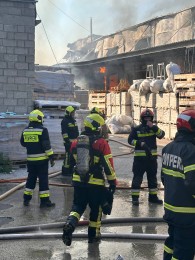 Масштабный пожар в Кишиневе – горит склад стройматериалов