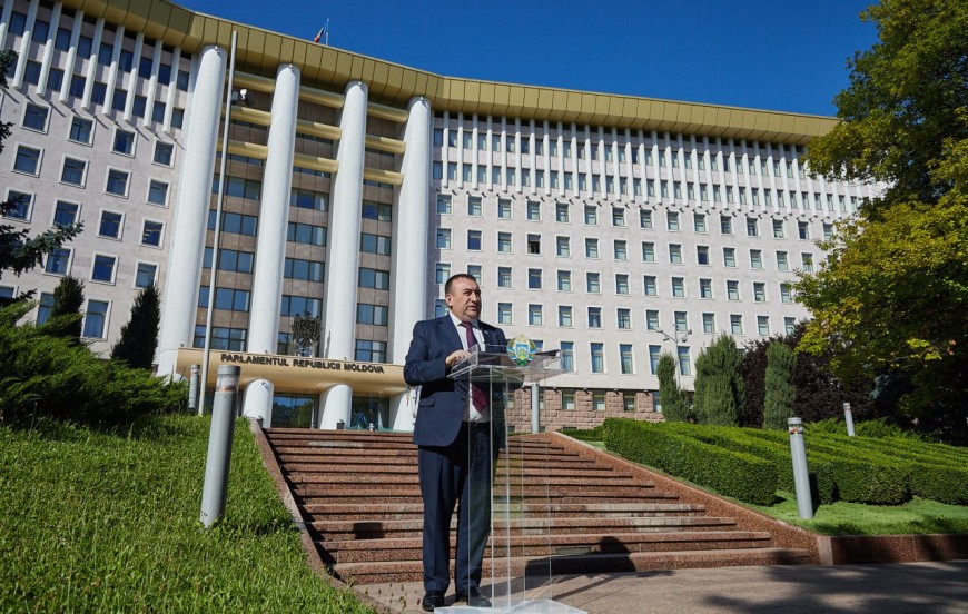 У здания парламента. НСГ представило свою позицию по изменению Кодекса о выборах