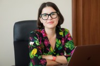 После скандала с зарплатой. Двоюродная сестра Санду вернула в бюджет 1,1 млн леев