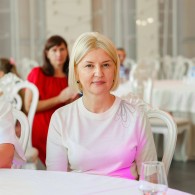"Горжусь ими и от всего сердца". В Кишиневе прошел инклюзивный бал Îndrăgostiți de Viață