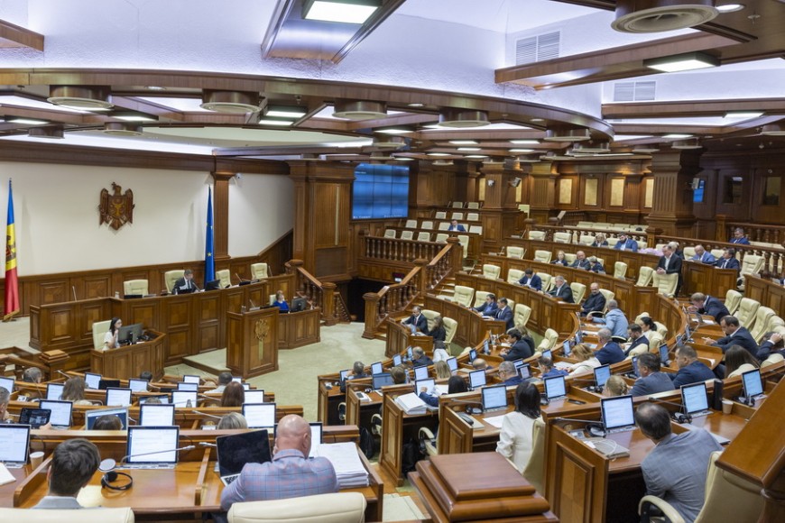 Парламент утвердил новую версию Кодекса о выборах, ущемляющую выборные полномочия Гагаузии