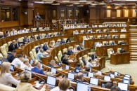 ЦИС вместо ЦИК Гагаузии. Новую версию Кодекса о выборах в Молдове приняли и в третьем чтении