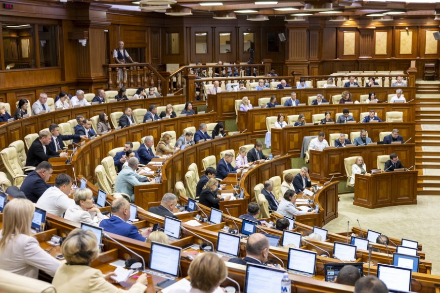 ЦИС вместо ЦИК Гагаузии. Новую версию Кодекса о выборах в Молдове приняли и в третьем чтении