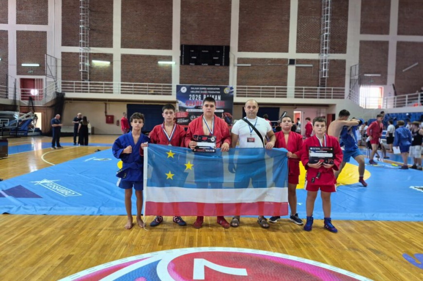 Самбисты из Чишмикиоя завоевали пять медалей на Балканском чемпионате в Греции
