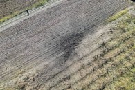Пока Минобороны ничего не знает. Очевидцы сняли дрон под Кишиневом, обломки нашла полиция