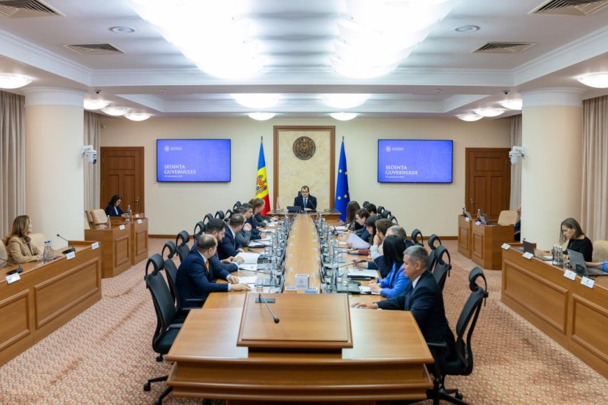 Премьер Молдовы намерен покупать газ во всех "сложных" странах, но только не в России