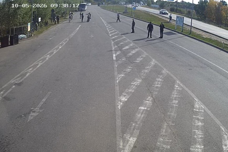 Снаряд повредил автобус и пункт пропуска в Паланке - ранен сотрудник Погранполиции
