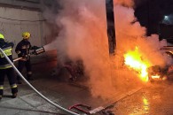 В Кагуле сгорели два автомобиля, огонь повредил жилой дом
