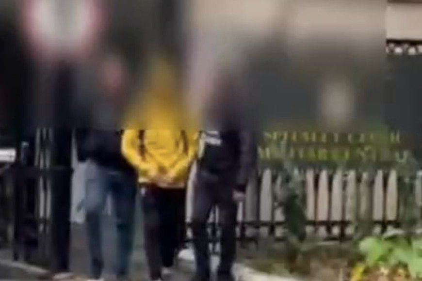 В Молдове 19-летнего парня подозревают в нападениях на нескольких жителей: среди пострадавших — 75-летняя женщина