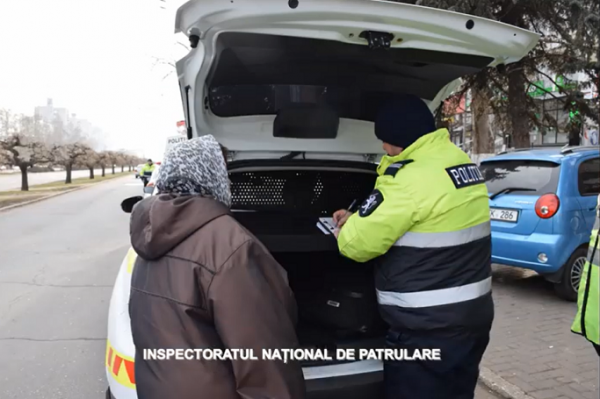 В Молдове патрульные полицейские начали активно штрафовать пешеходов-нарушителей