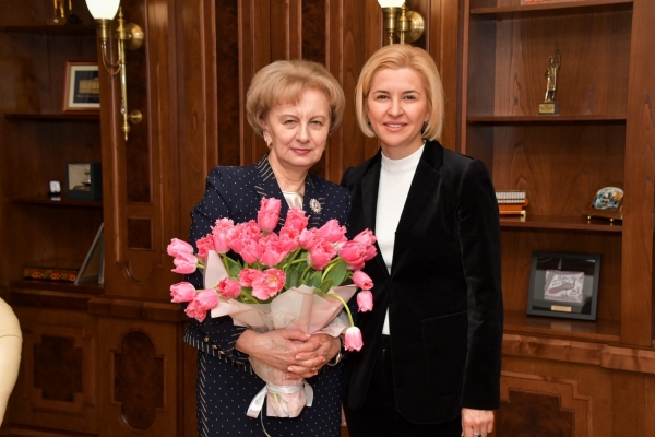 Башкан Гагаузии поздравила председателя парламента Молдовы с Днем рождения