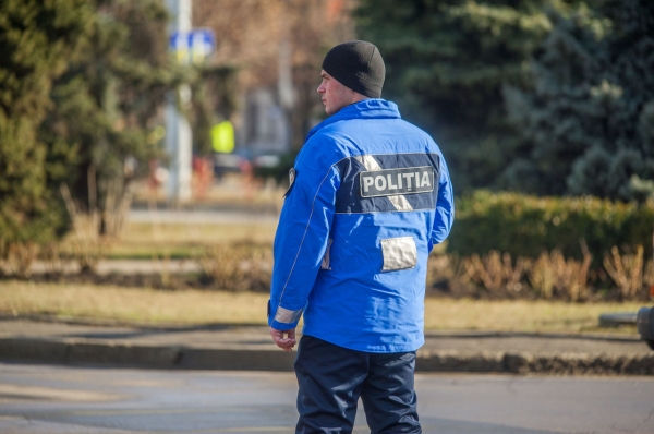 Французские жандармы передали молдавской полиции новую униформу