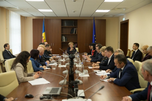 Первое заседание рабочей группы парламента и НСГ: депутатов приветствовала Зинаида Гречаный
