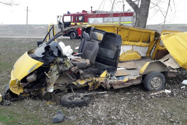 ДТП в Бессарабке: машину разорвало на части