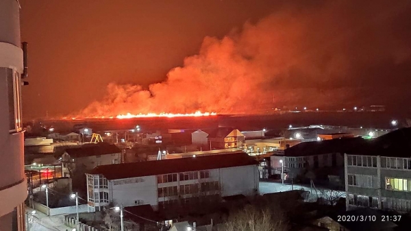 NO COMMENT: Масштабный пожар в пойме Ялпуга