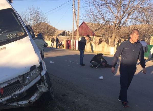 В Кирсово микроавтобус сбил велосипедиста