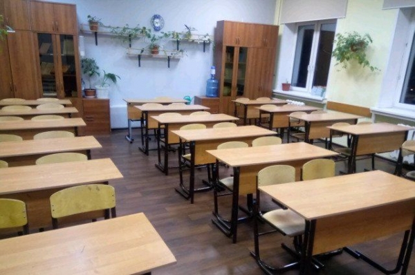 Школьники вернутся за парты лишь в сентябре