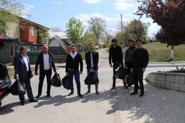 Посольство Азербайджана в Молдове передало помощь студентам из Комрата