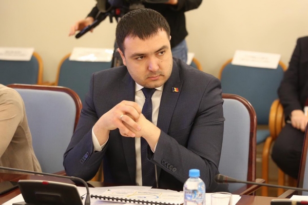 Суходольский: Парламентская комиссия одобрила законопроект об инструкциях к лекарствам на русском