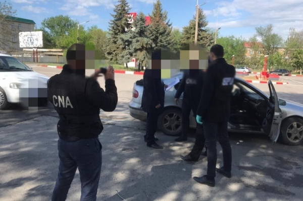 Житель юга Молдовы «попался» на взятке полицейскому